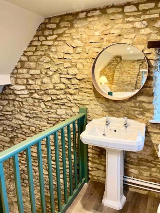 Quaint Cotswold Cottage ชิปปิงนอร์ตัน ภายนอก รูปภาพ